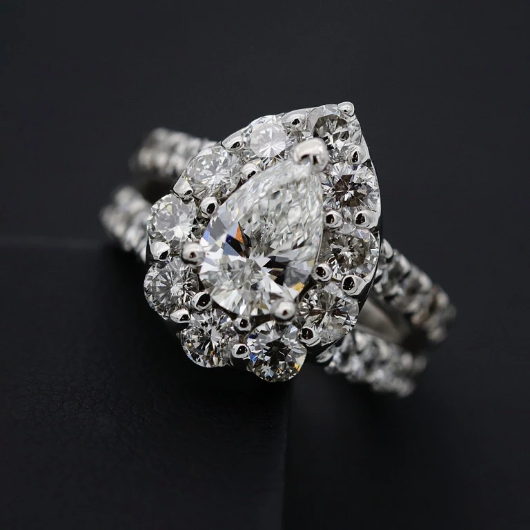 The Allure of a 2-Carat Diamond Ring